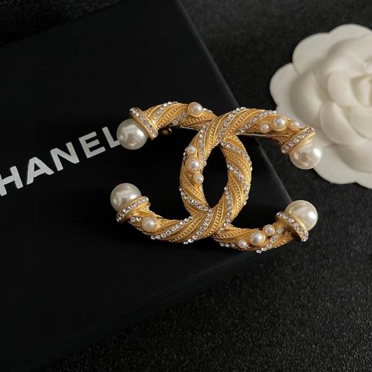 Chanel Brooch 12lyh24